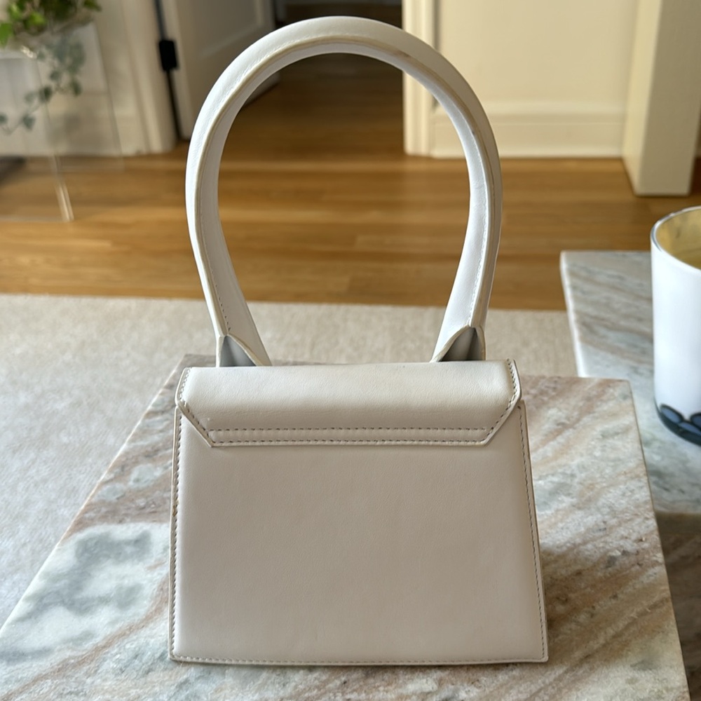 Authentic Jacquemus le Chiquito Moyen bag in white. *gently used* - Picture 2 of 3